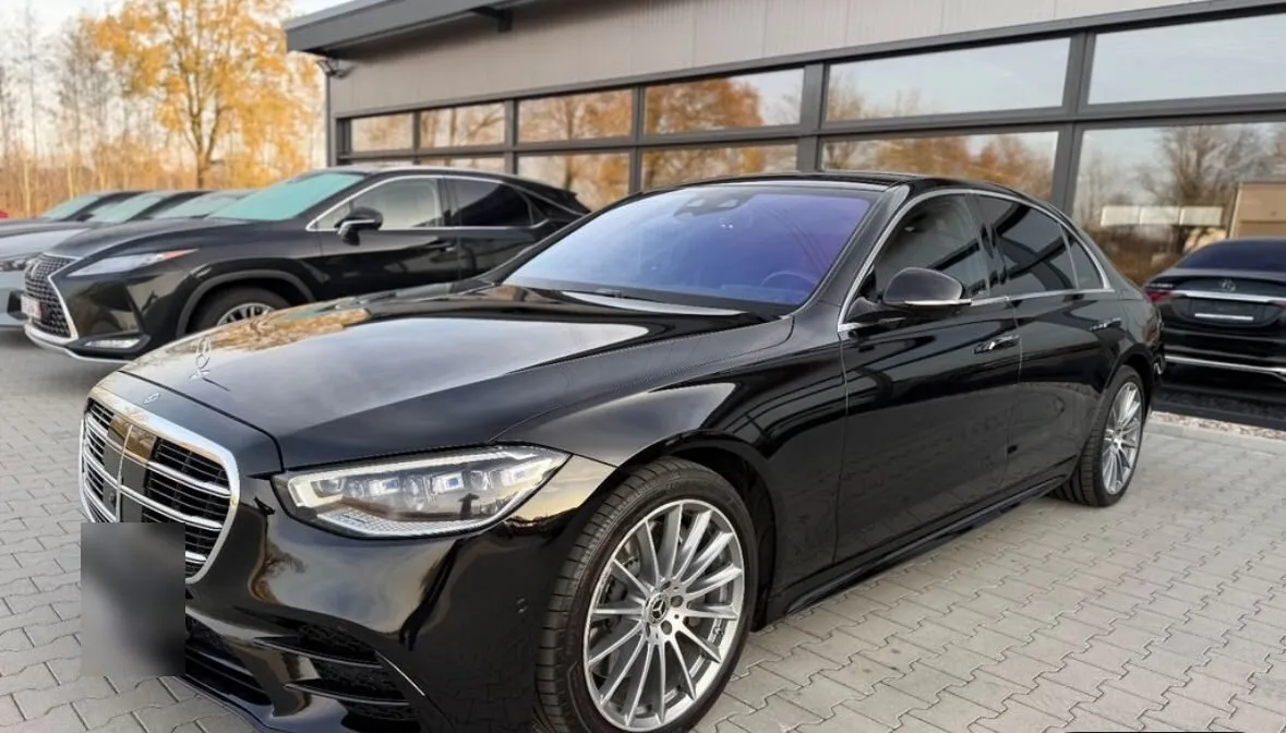 Mercedes S-Klasse van Noordwijk Taxicentrale